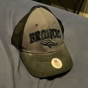 Team headwear Broncos black out hat